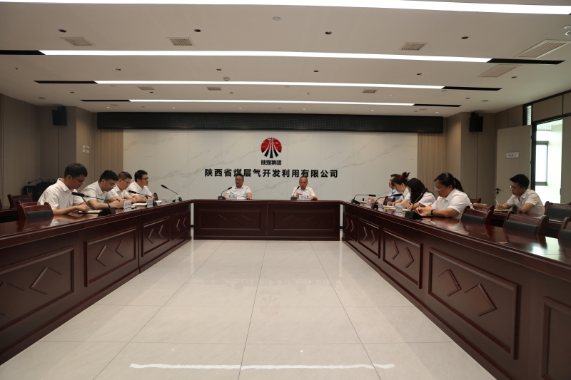 钻井分公司召开合同审批会签自查自纠研讨会(压缩).jpg